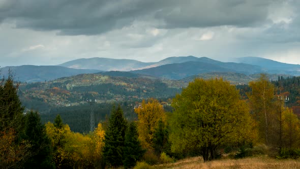 Autumn scenery in the mountains.