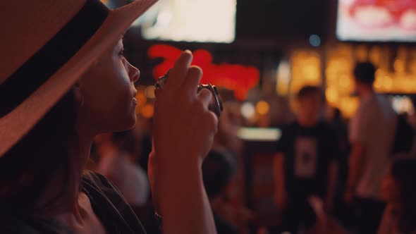 Attractive photographer in Times Square