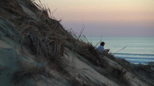 Sand dune in Sunset, in 4K Slowmotion