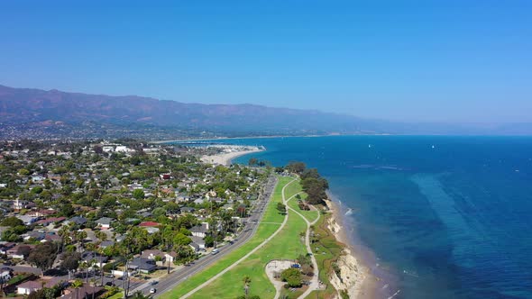 Ariel view of a park in Santa Barbara, California. The park is on a huge cliff overlooking the pacif