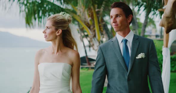 Wedding Couple Just Married alt