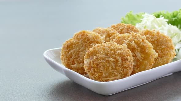 Deep fried shrimp cake