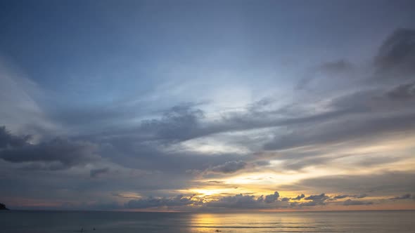 Time Lapse Scenery Sunset Cloud Moving Above The Sea.