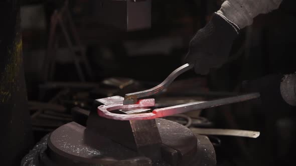 Stamping of Metal Detail in Forge with Using Hydraulic Hammer