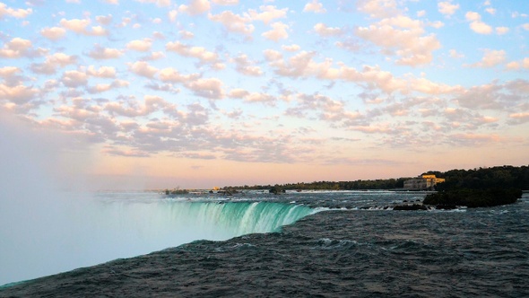 Niagara falls horse shoe with the sky during sunset.