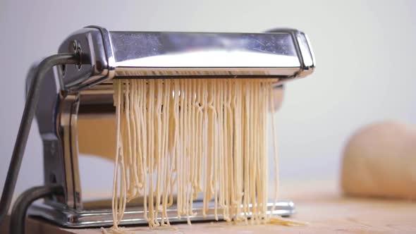 Homemade Italian Pasta Spaghetti with the Machine