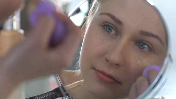 Teenage Girl Applying Foundation With Sponge, Make-Up Routine, Visage Hobby