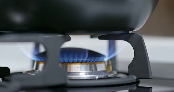 Natural gas inflammation in stove burner