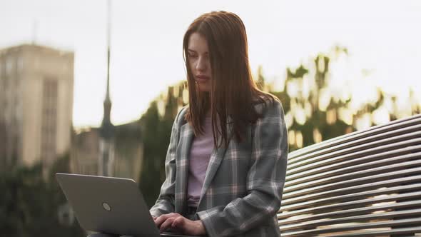 Working Outdoors Freelance Lifestyle Woman Laptop