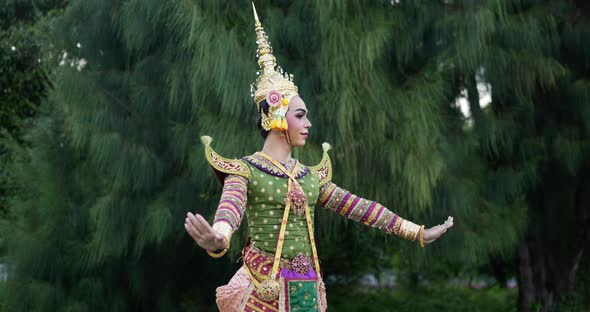 Khon performance arts acting entertainment dance traditional costume in the park