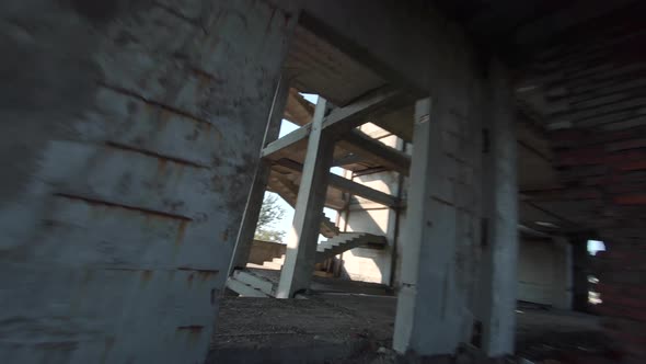 FPV Drone Flies Fast and Maneuverable Inside an Abandoned Building