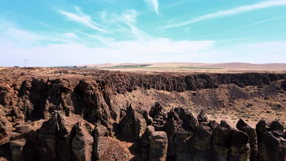 Flying up and over Frenchman's Coulee revealing a panoramic Columbia River gorge, areial