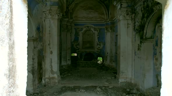 This is the abandoned church of “Monticello” in Italy. The name derives from the fact that it stands