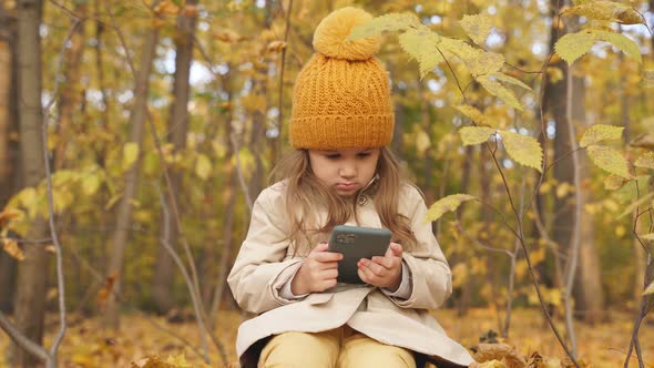 Little Kids Use Smartphone Forest
