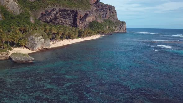 4k 24fps Paradise Beach With Palms And Mountains Inthe Back In The Caribbean 4