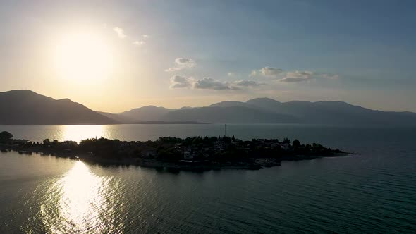 A City on the Shore of a Large Lake