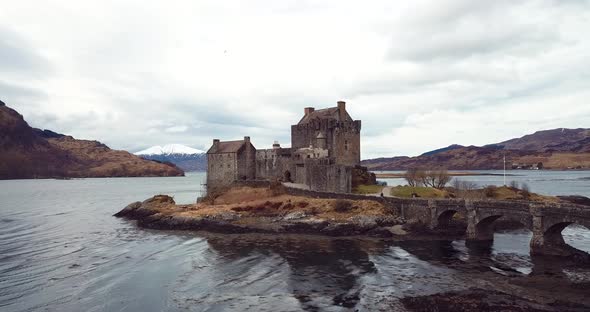 4 K Eilean Donan Aerial