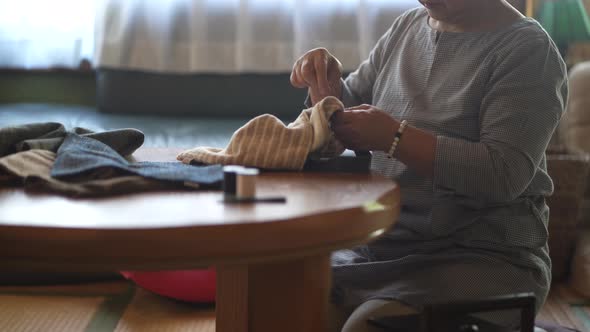 woman making a bag