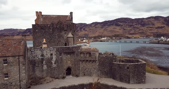 4 K Eilean Donan Aerial