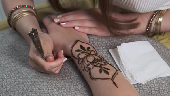 Drawing Mehndi Henna Tattoo