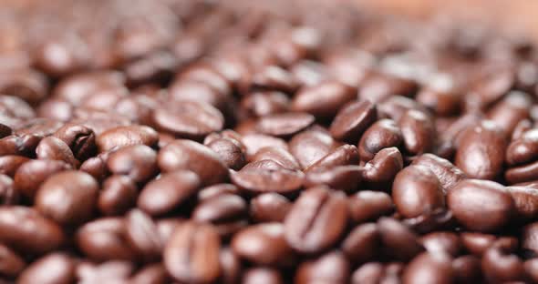 Roasted coffee bean