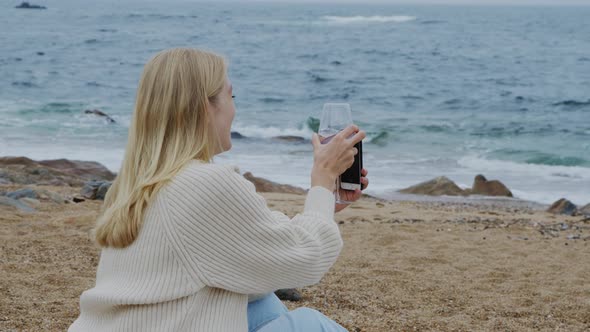 Blonde Woman Is Celebrating Online