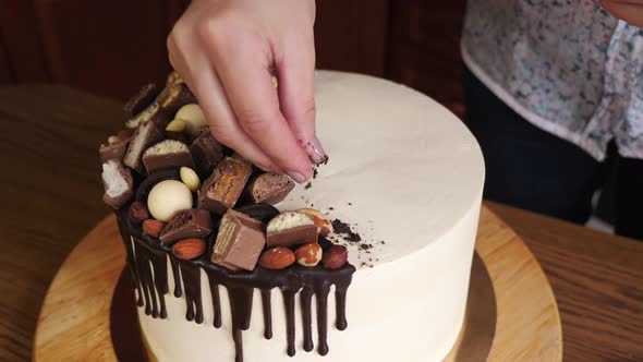 Decorating a drip cake