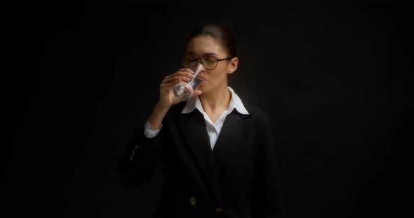 Woman Drinks Cold Water and Feels a Sharp Toothache