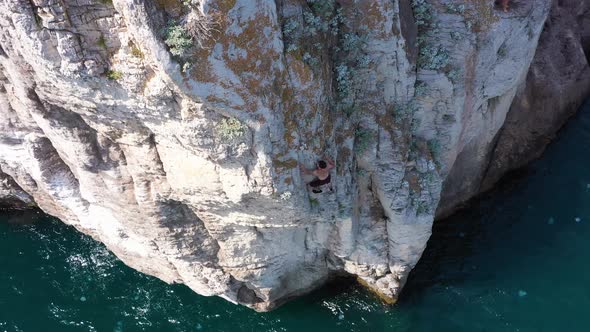 Man Climber DeepWater Soloing