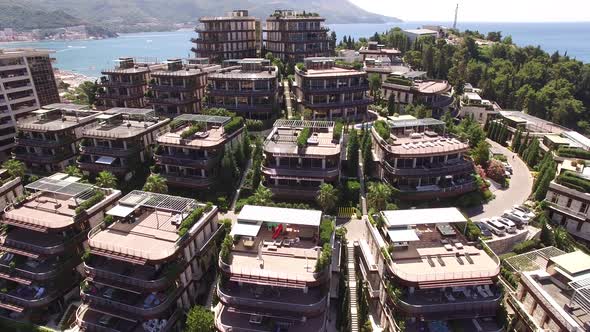 Dukley Club Hotel Against the Backdrop of the Sea and Mountains