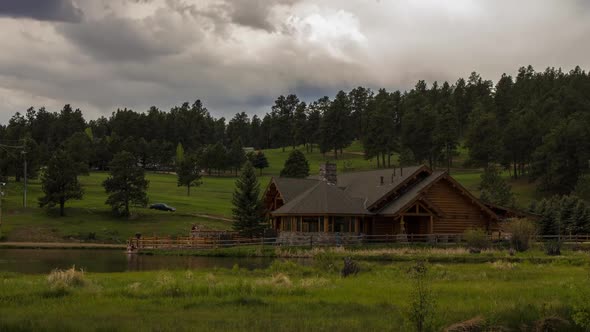 Beautiful mountain lodge near Evergreen, Colorado. Wideshot. Timelapse.