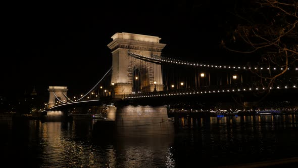 Night Szechenyi Chain Bridge in Budapest Hungary over river Danube 4K 2160p UltraHD footage -  Chain