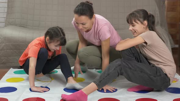 Family Leisure with Floor Game