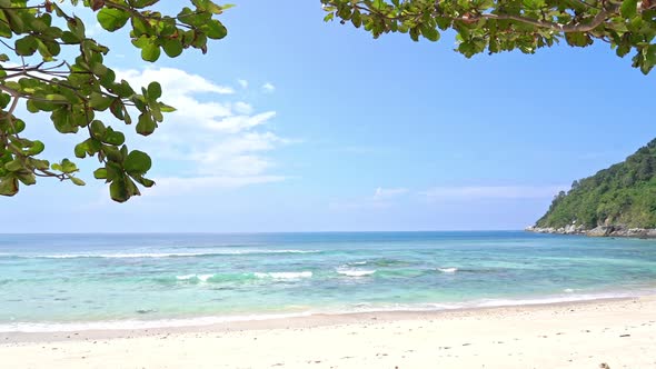 Beautiful tropical beach sea ocean with blue sky and white cloud