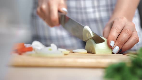 Closeup Woman Hands Cutting Slice Fresh Raw Onion Use Knife