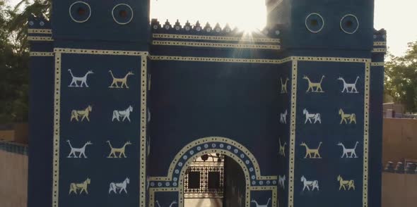 BThe ancient Ishtar gate - Iraq Hilla Governorate, the ancient city of Babylon