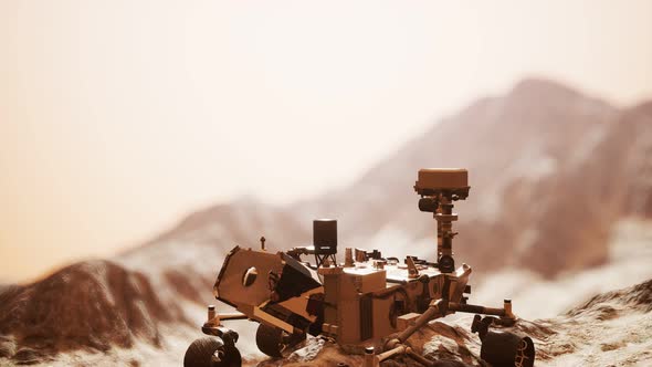 Curiosity Mars Rover Exploring the Surface of Red Planet alt