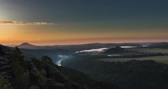 Sächsische Schweiz-Sunrise/Morningfog-View from the Schrammsteine