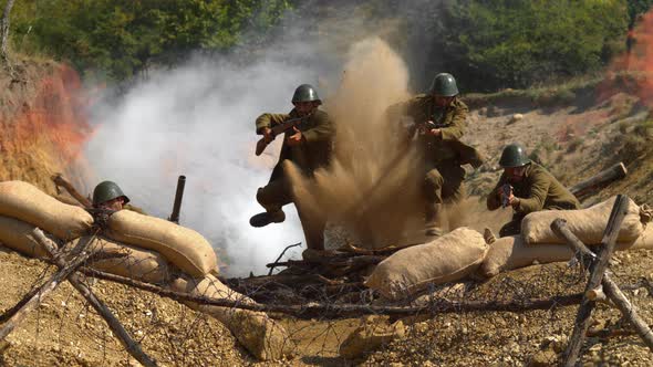 WW2 soldiers on the battlefield, Ultra Slow Motion