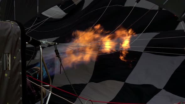 Preparing for take-off hot air balloons