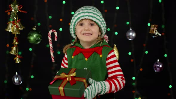 Kid Child Christmas Elf Santa Claus Helper Costume Holding Present Surprise Gift Box Ribbon