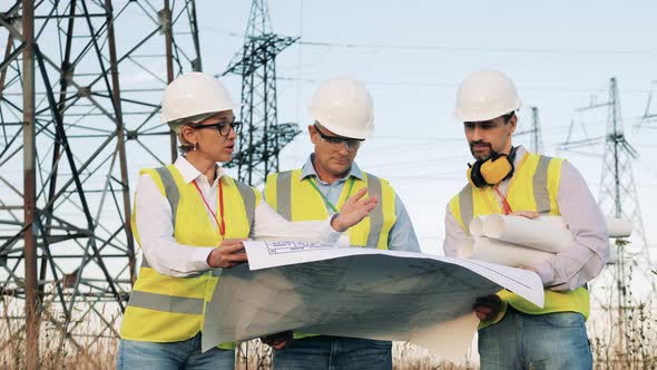 Layouts of Powerlines Are Getting Observed By Energetics Workers