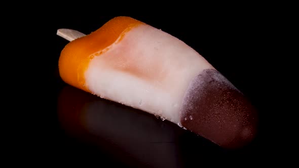 Extrem close up of a popsicle melting, hyper lapse, time lapse.