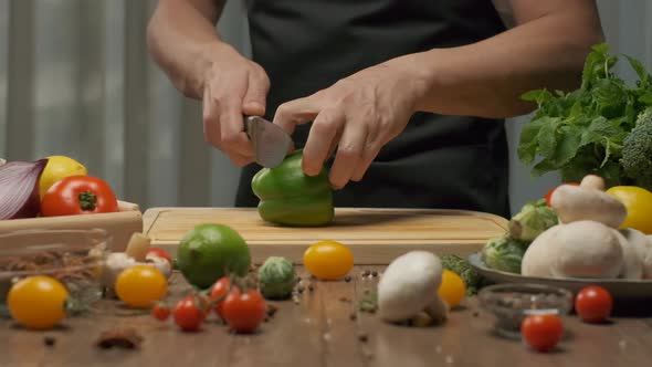 Professional Chef Cuts Green Bell Pepper