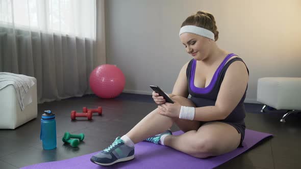 Plump Girl Posting Her Photos From Workout in Social Media Instead of Training