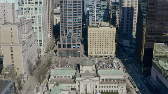 Crowd Of Protesters In Front Of Vancouver Art Gallery During Stand With Ukraine Rally In Canada. aer