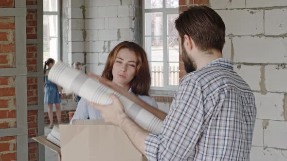 Choosing Wallpaper for House alt