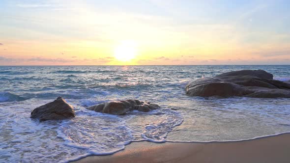 Beautiful tropical beach sea ocean with blue sky and white cloud