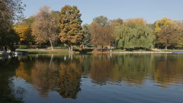 Beautiful scenery colors in Romanian city of Craiova 3840X2160 UltraHD  footage - Water surface refl