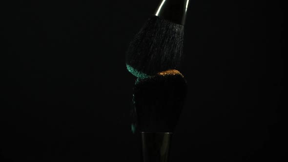 Makeup Brushes with Glitter Golden and Green Color Eye Shadow Powder